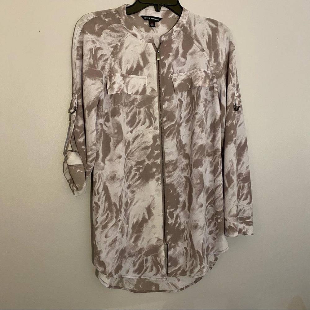 Rock & Republic Beige and White Zip-Up Blouse